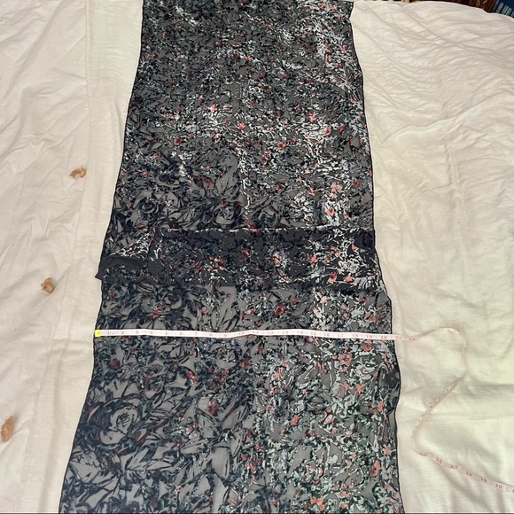 ***SOLD***Women’s scarf - Picture 6 of 6